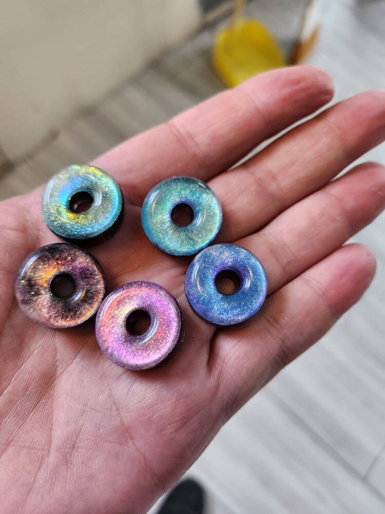 Chameleon lanyard bead